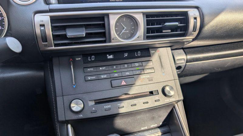 2016 Lexus IS 200t 200t