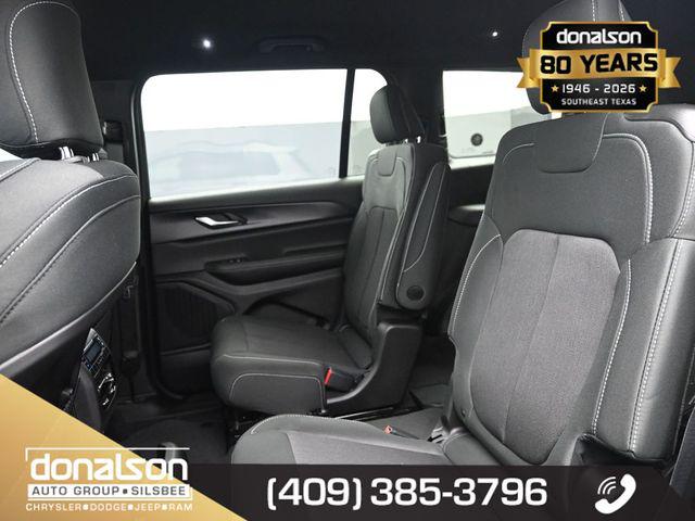 2025 Jeep Grand Cherokee L Laredo 4x2