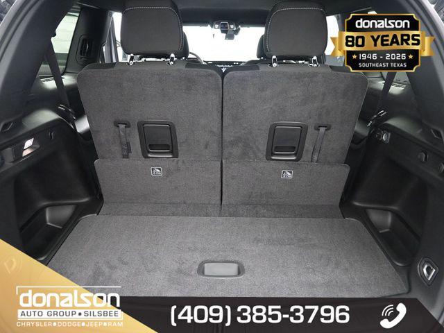 2025 Jeep Grand Cherokee L Laredo 4x2
