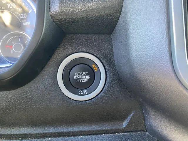 2023 Ram 1500 Big Horn Crew Cab 4x2 5'7" Box