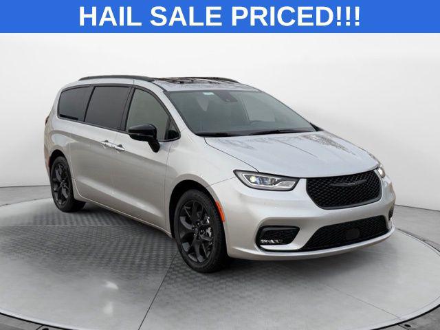 2026 Chrysler Pacifica Limited for sale in Salina, KS