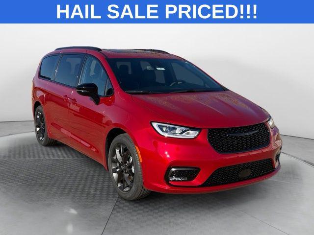 2026 Chrysler Pacifica Limited for sale in Salina, KS