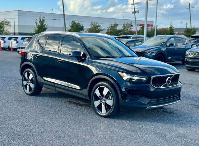 2019 Volvo XC40 T4 Momentum 2019 Volvo XC40 T4 Momentum