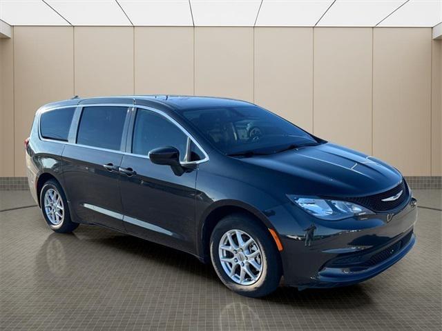 2022 Chrysler Voyager LX