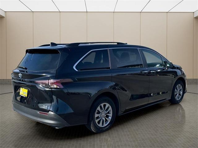 2024 Toyota Sienna XLE