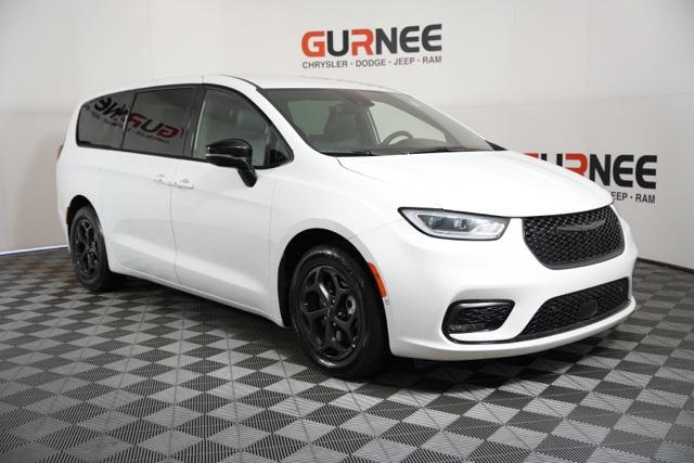 2024 Chrysler Pacifica Hybrid S Appearance Pkg