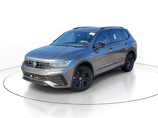 2024 Volkswagen Tiguan 2.0T SE R-Line Black for sale in Holly, MI