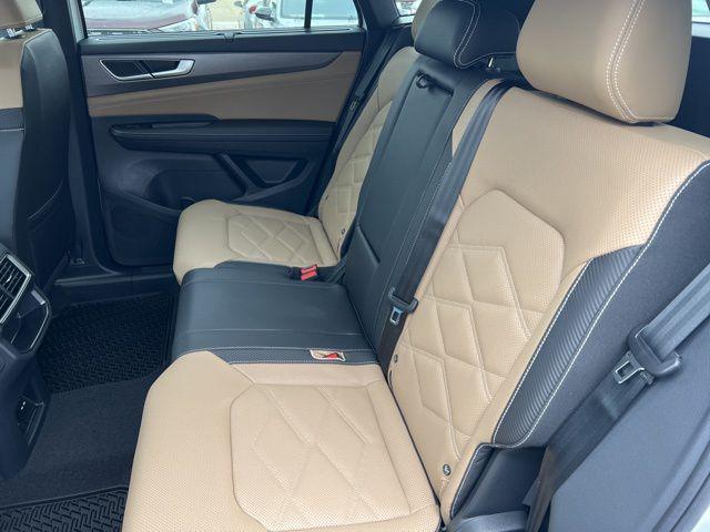 2026 Volkswagen Atlas Cross Sport SE with Technology
