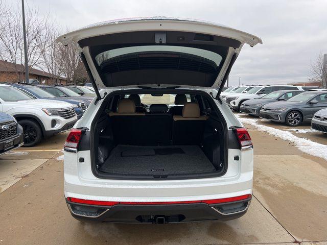 2026 Volkswagen Atlas Cross Sport SE with Technology