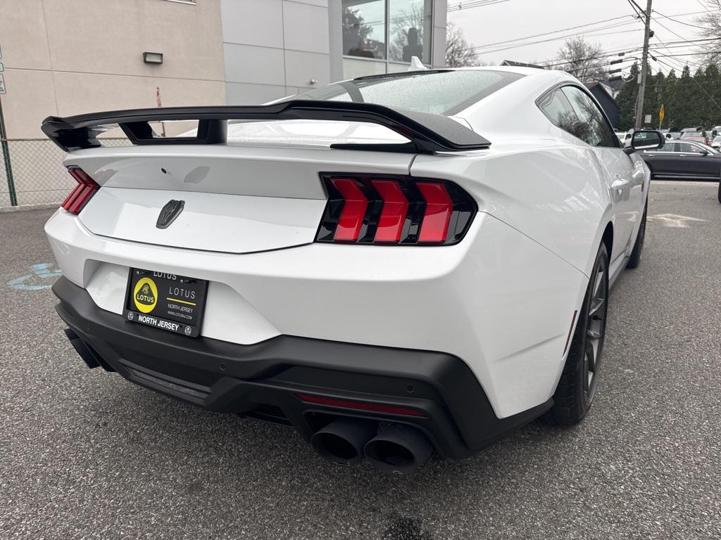 2025 Ford Mustang Dark Horse photo 2