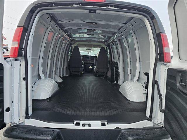 2025 Chevrolet Express Cargo Van RWD 3500 Extended Wheelbase WT