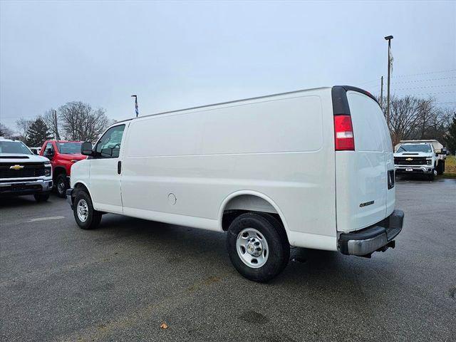 2025 Chevrolet Express Cargo Van RWD 3500 Extended Wheelbase WT