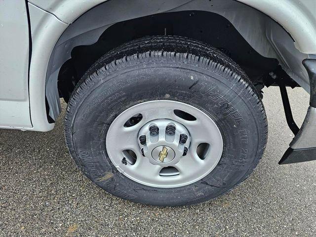2025 Chevrolet Express Cargo Van RWD 3500 Extended Wheelbase WT