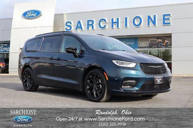 2025 Chrysler Pacifica Limited for sale in Randolph, OH