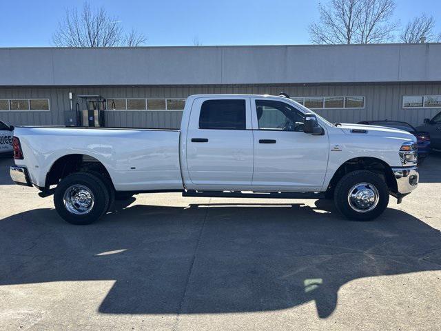 2026 RAM Ram 3500 RAM 3500 TRADESMAN CREW CAB 4X4 8 BOX