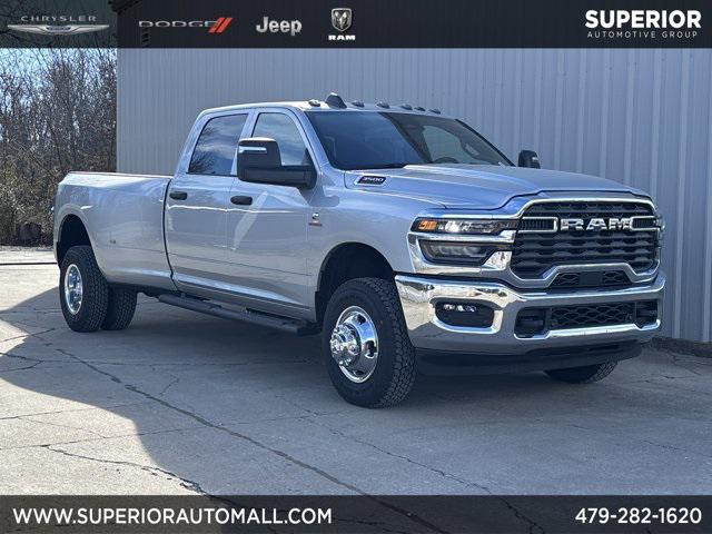 2026 RAM Ram 3500 RAM 3500 TRADESMAN CREW CAB 4X4 8 BOX
