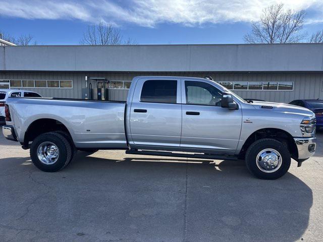 2026 RAM Ram 3500 RAM 3500 TRADESMAN CREW CAB 4X4 8 BOX