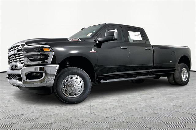 2026 RAM Ram 3500 RAM 3500 TRADESMAN CREW CAB 4X4 8 BOX