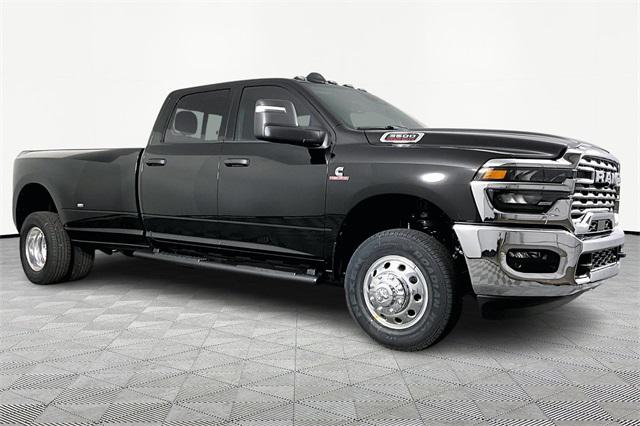 2026 RAM Ram 3500 RAM 3500 TRADESMAN CREW CAB 4X4 8 BOX