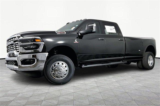 2026 RAM Ram 3500 RAM 3500 TRADESMAN CREW CAB 4X4 8 BOX