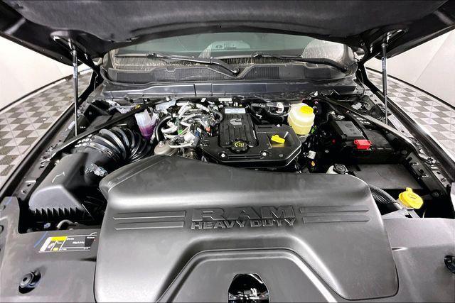 2026 RAM Ram 3500 RAM 3500 TRADESMAN CREW CAB 4X4 8 BOX