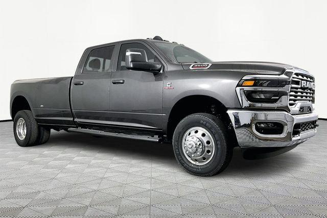 2026 RAM Ram 3500 RAM 3500 TRADESMAN CREW CAB 4X4 8 BOX