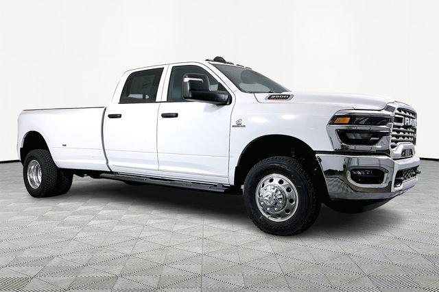 2026 RAM Ram 3500 RAM 3500 TRADESMAN CREW CAB 4X4 8 BOX