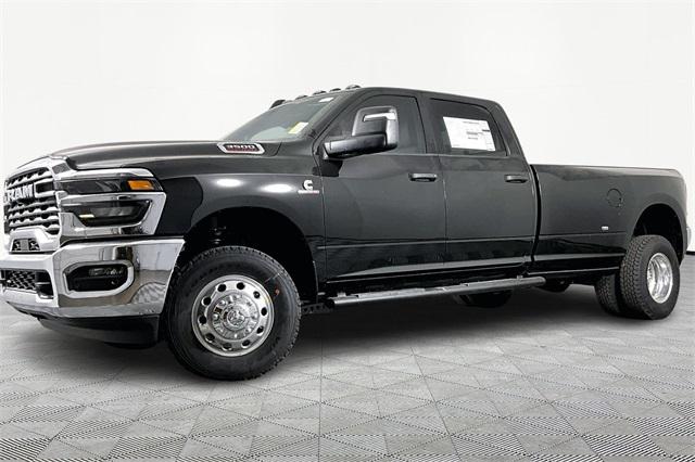 2026 RAM Ram 3500 RAM 3500 TRADESMAN CREW CAB 4X4 8 BOX