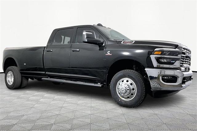 2026 RAM Ram 3500 RAM 3500 TRADESMAN CREW CAB 4X4 8 BOX