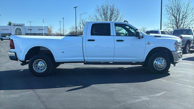 2026 RAM Ram 3500 RAM 3500 TRADESMAN CREW CAB 4X4 8 BOX