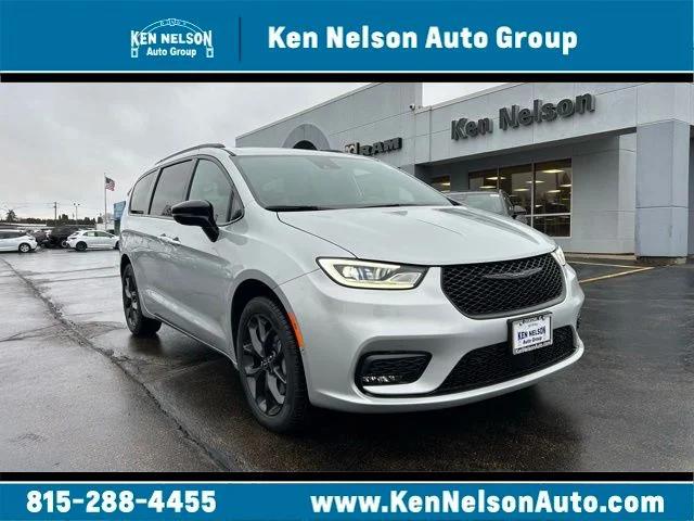 2026 Chrysler Pacifica Limited AWD for sale in Dixon, IL
