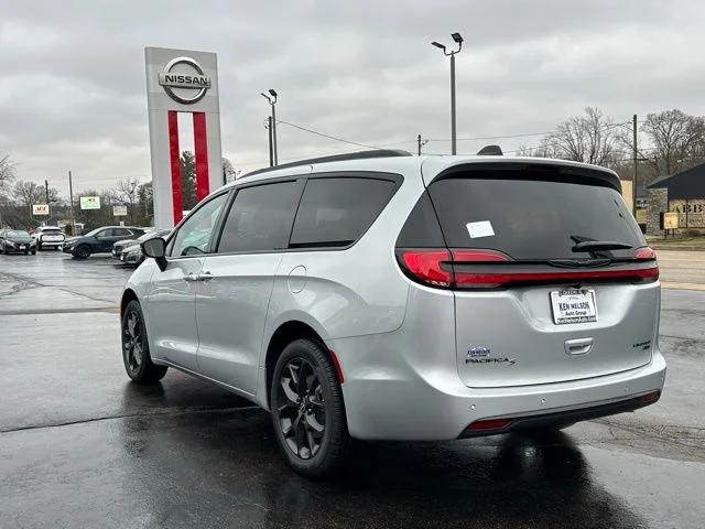 2026 Chrysler Pacifica Limited AWD