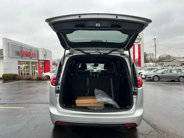 2026 Chrysler Pacifica Limited AWD