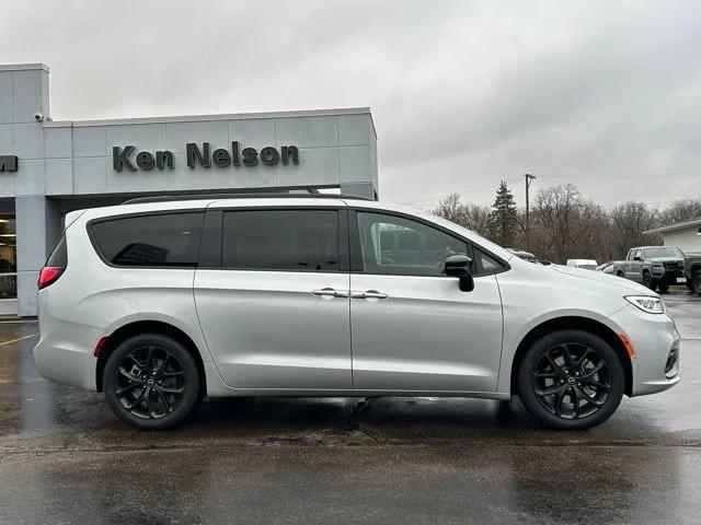 2026 Chrysler Pacifica Limited AWD