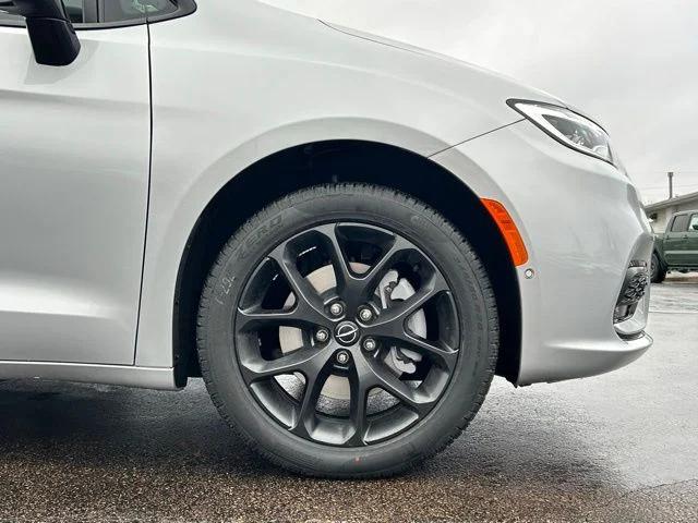 2026 Chrysler Pacifica Limited AWD