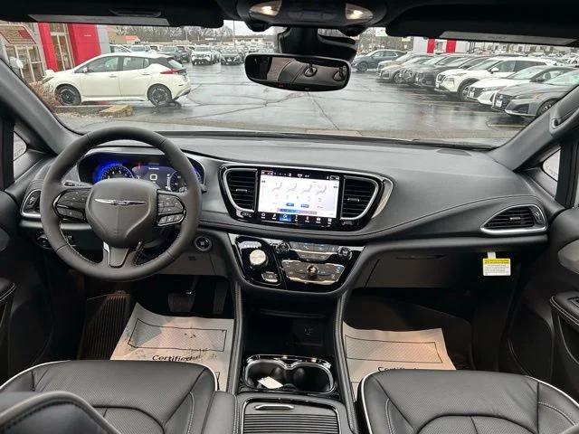 2026 Chrysler Pacifica Limited AWD