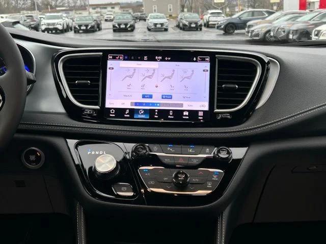 2026 Chrysler Pacifica Limited AWD
