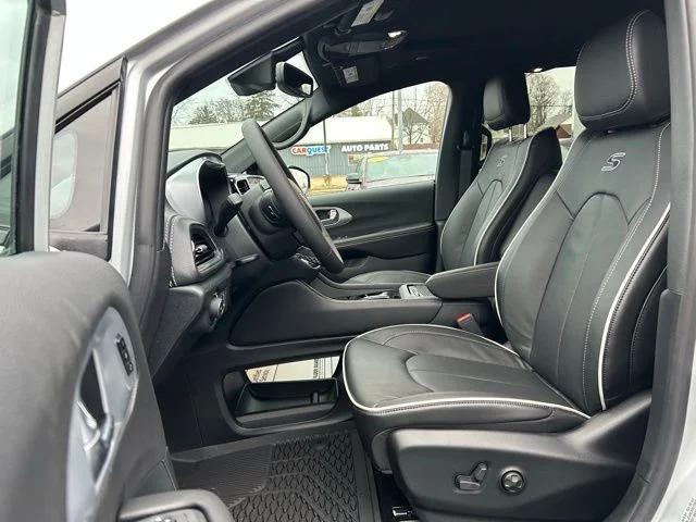 2026 Chrysler Pacifica Limited AWD