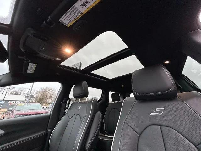 2026 Chrysler Pacifica Limited AWD