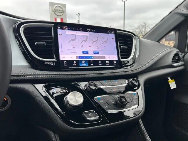 2026 Chrysler Pacifica Limited AWD