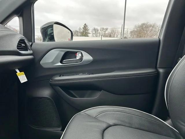 2026 Chrysler Pacifica Limited AWD