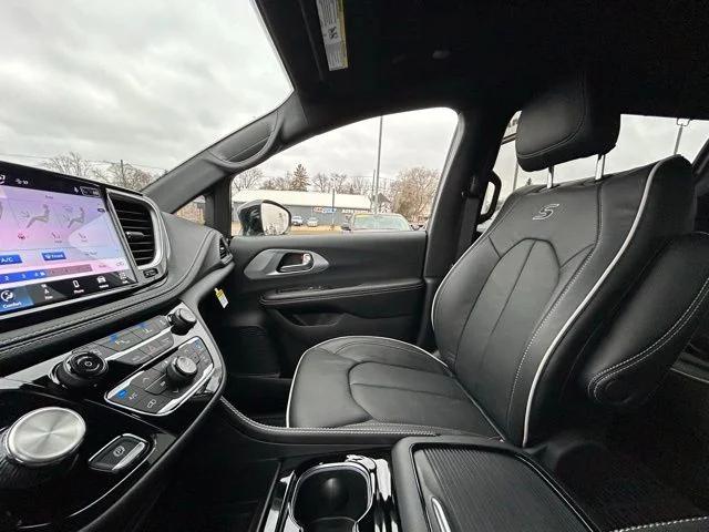 2026 Chrysler Pacifica Limited AWD