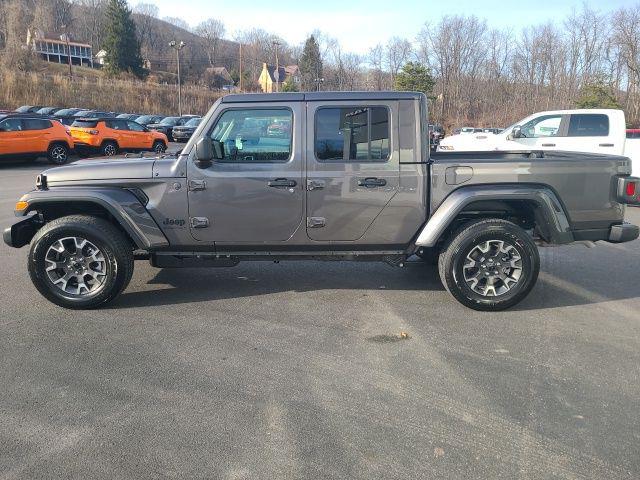 2026 Jeep Gladiator GLADIATOR SAHARA 4X4