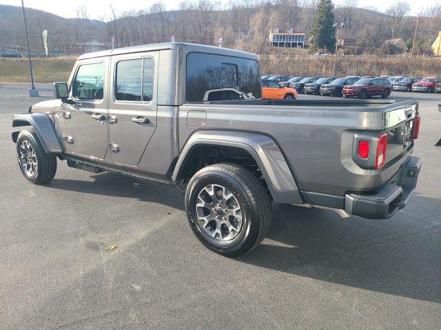 2026 Jeep Gladiator GLADIATOR SAHARA 4X4