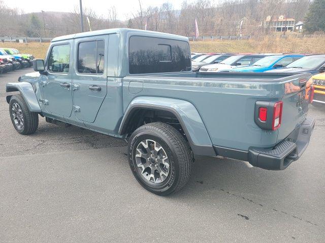 2026 Jeep Gladiator GLADIATOR SAHARA 4X4
