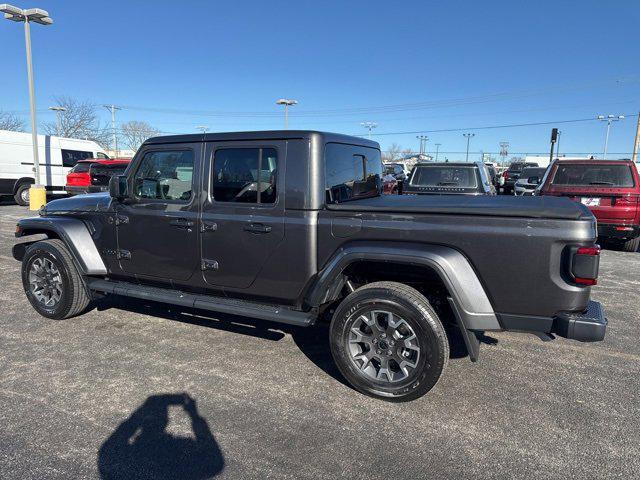 2026 Jeep Gladiator GLADIATOR SAHARA 4X4