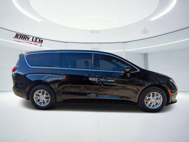 2026 Chrysler Voyager VOYAGER LX