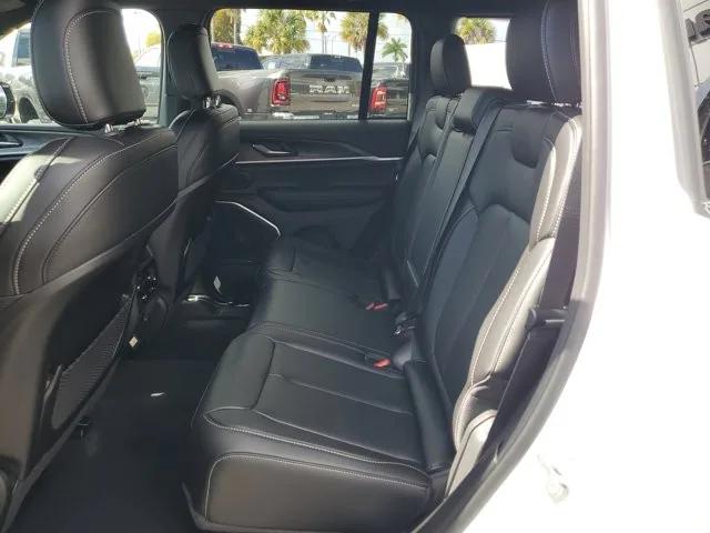 2026 Jeep Grand Cherokee Limited 4x2
