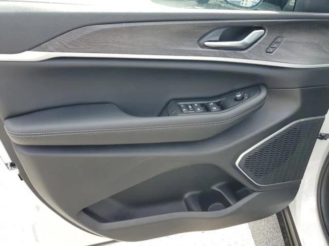 2026 Jeep Grand Cherokee Limited 4x2