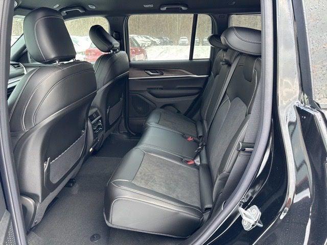 2026 Jeep Grand Cherokee Altitude 4x4
